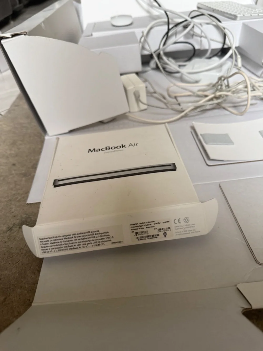 LOCKED, iMac with Apple M4 chip 512GB, keyboard touch ID, mouse